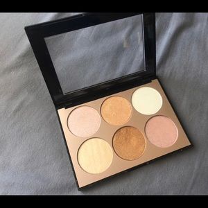 Sephora illuminating Highlighter Palette